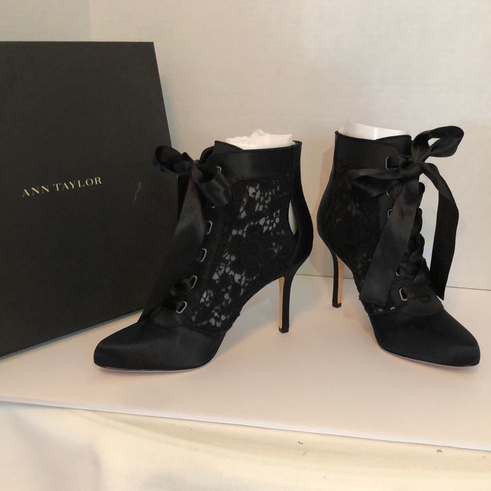 LACE Satin Booties